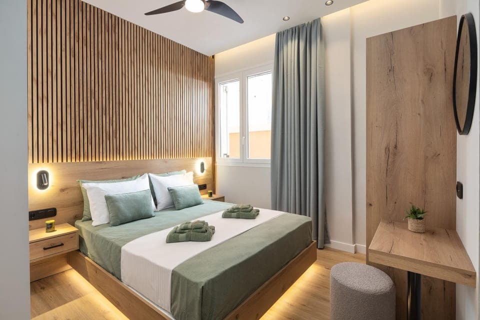 Bed, Bedroom, towels, wardrobe