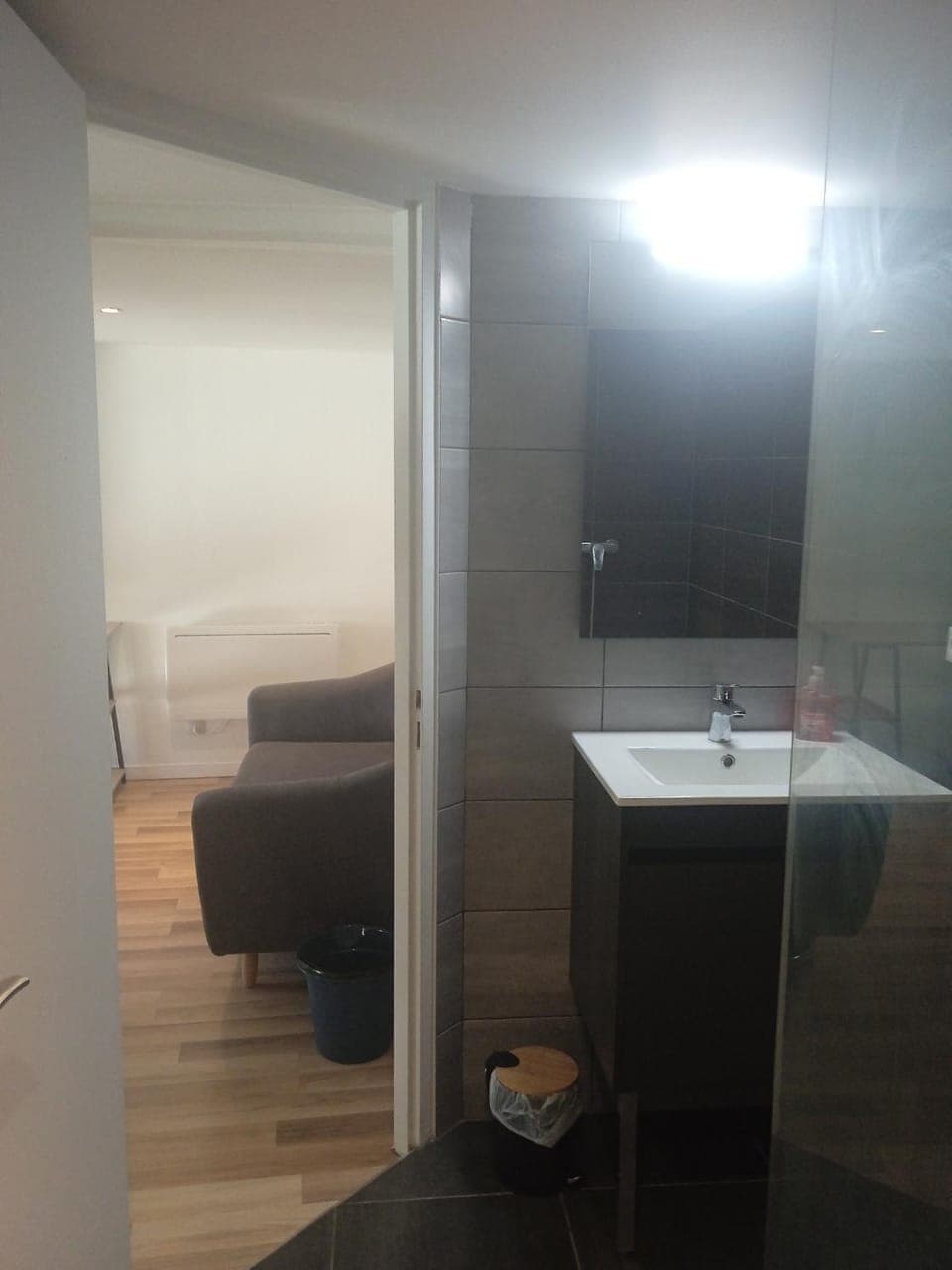 Shower, Bathroom, towels, washing machine