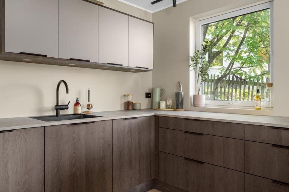 Kitchen or kitchenette, stove