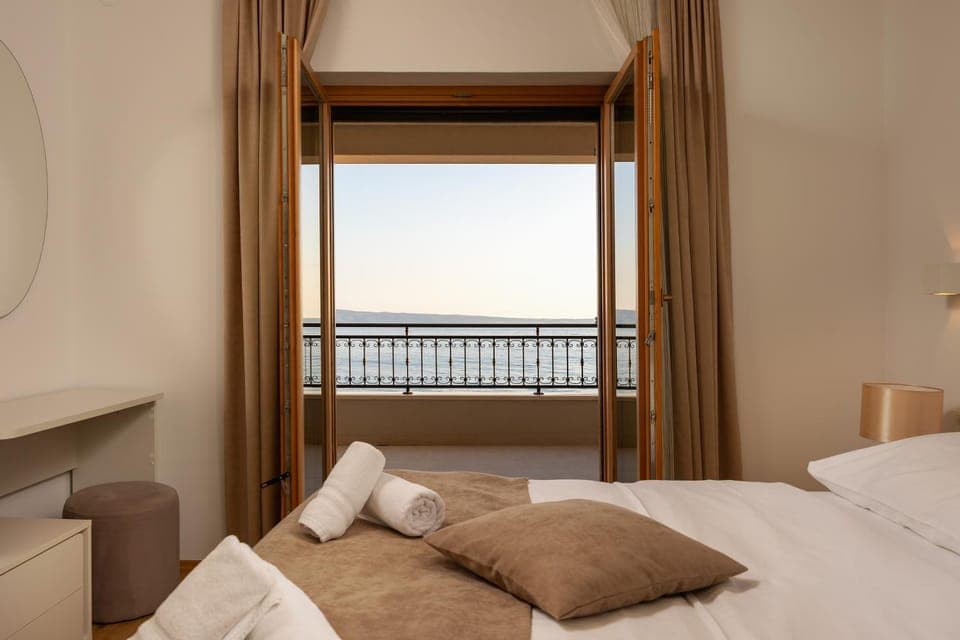 Bed, View (from property/room), Bedroom, Sea view