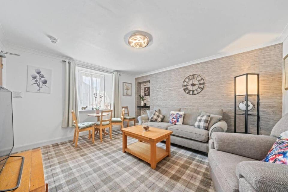 Communal lounge/ TV room, Dining area