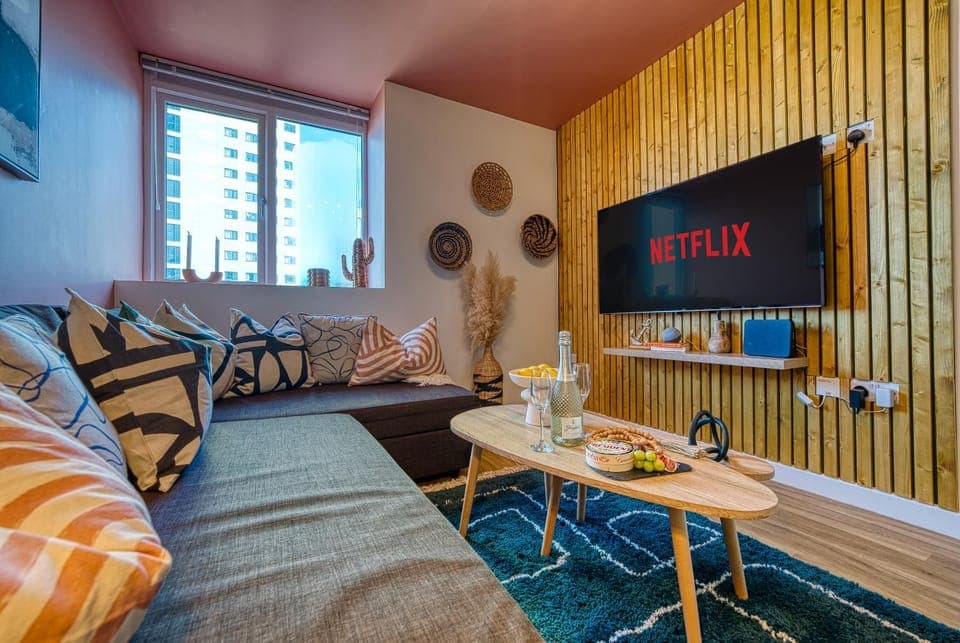 Communal lounge/ TV room, TV and multimedia, Living room, Lounge or bar