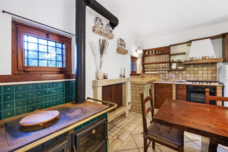 Property building, Kitchen or kitchenette, Living room