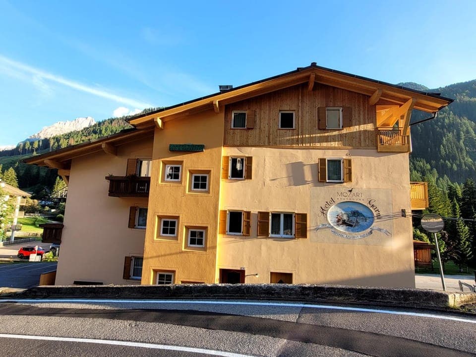 Property building, Facade/entrance, acessibility