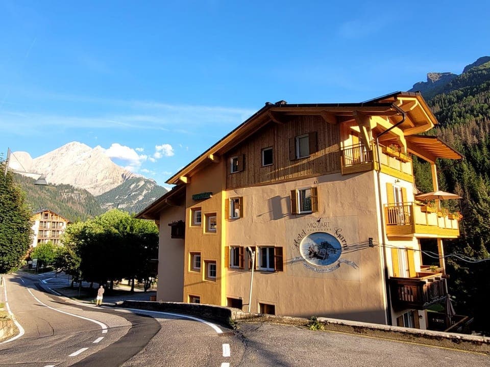 Property building, Facade/entrance, acessibility