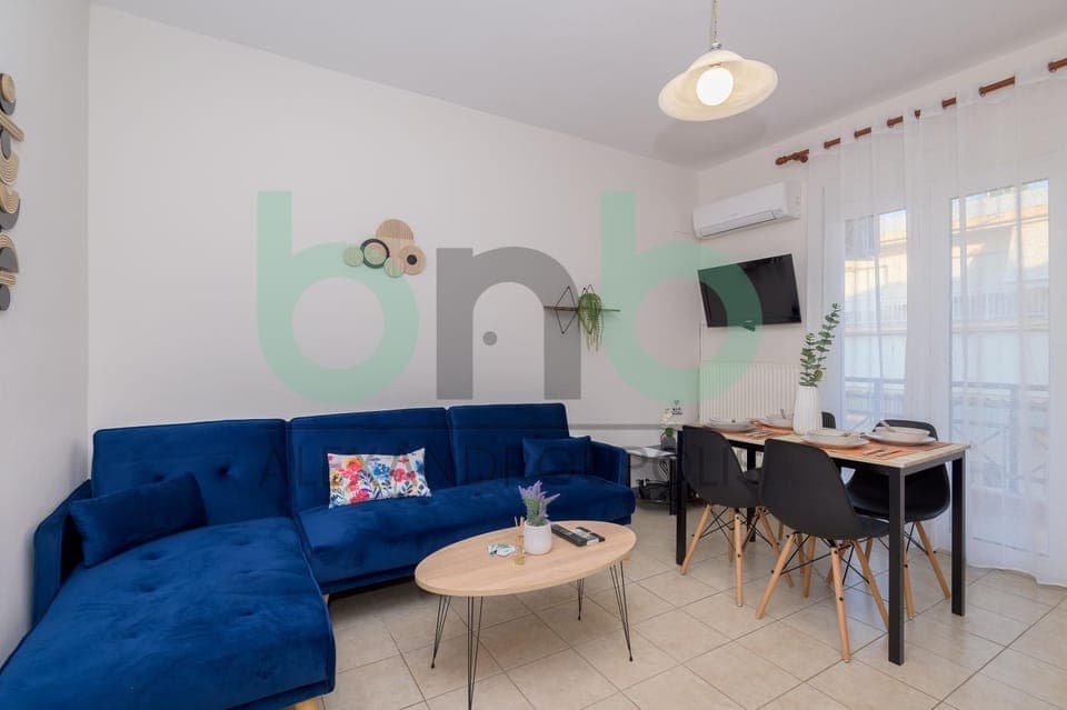 TV and multimedia, Living room, Seating area, Dining area, air conditioner