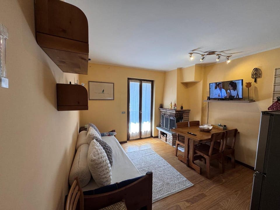 Communal lounge/ TV room, Living room