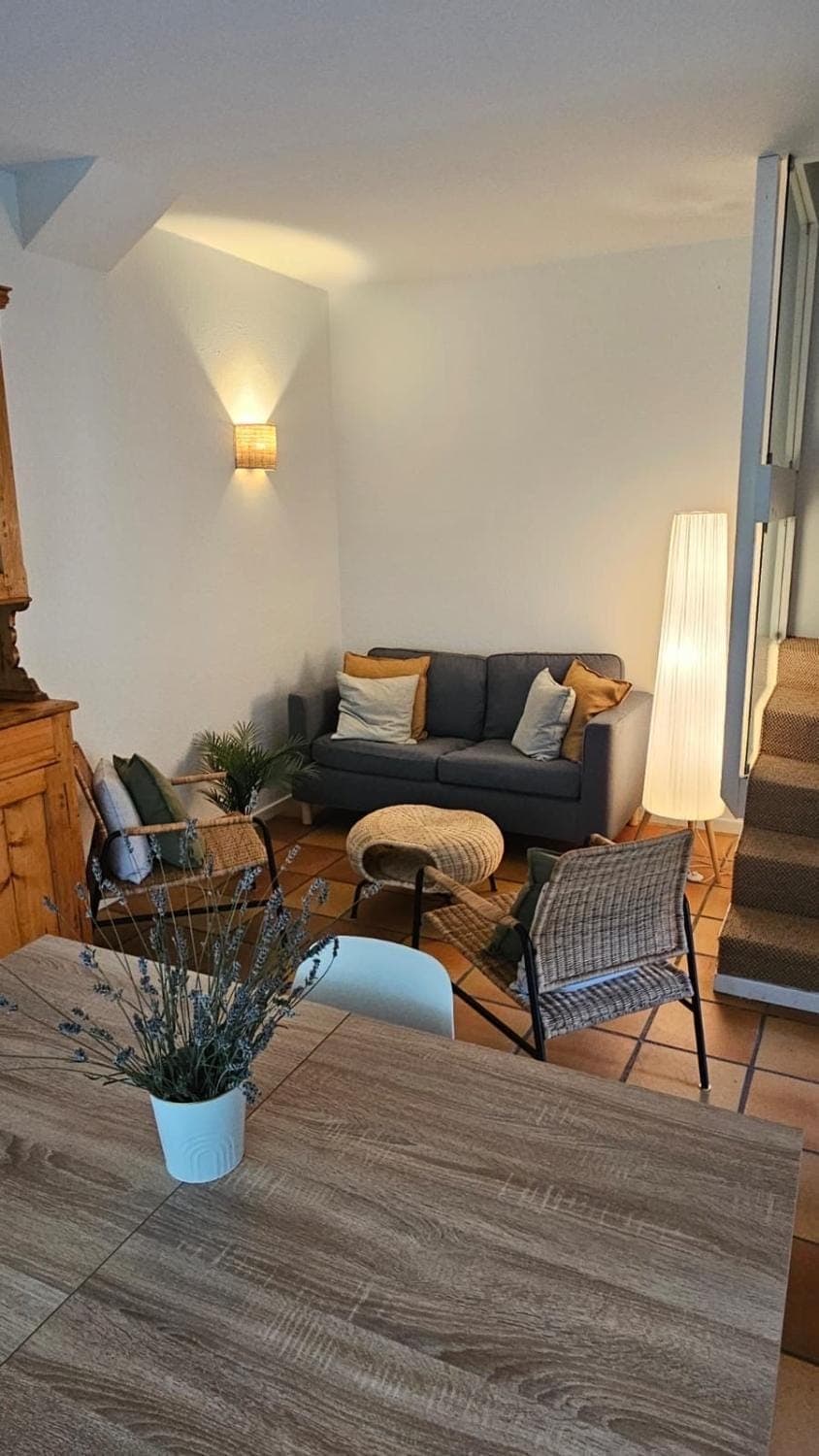 Living room, Seating area