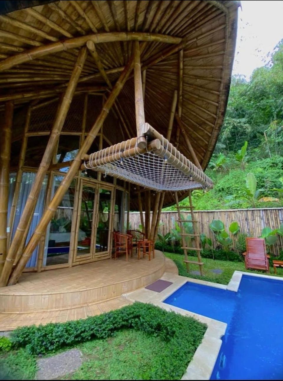 Property building, Day, Garden, Garden view