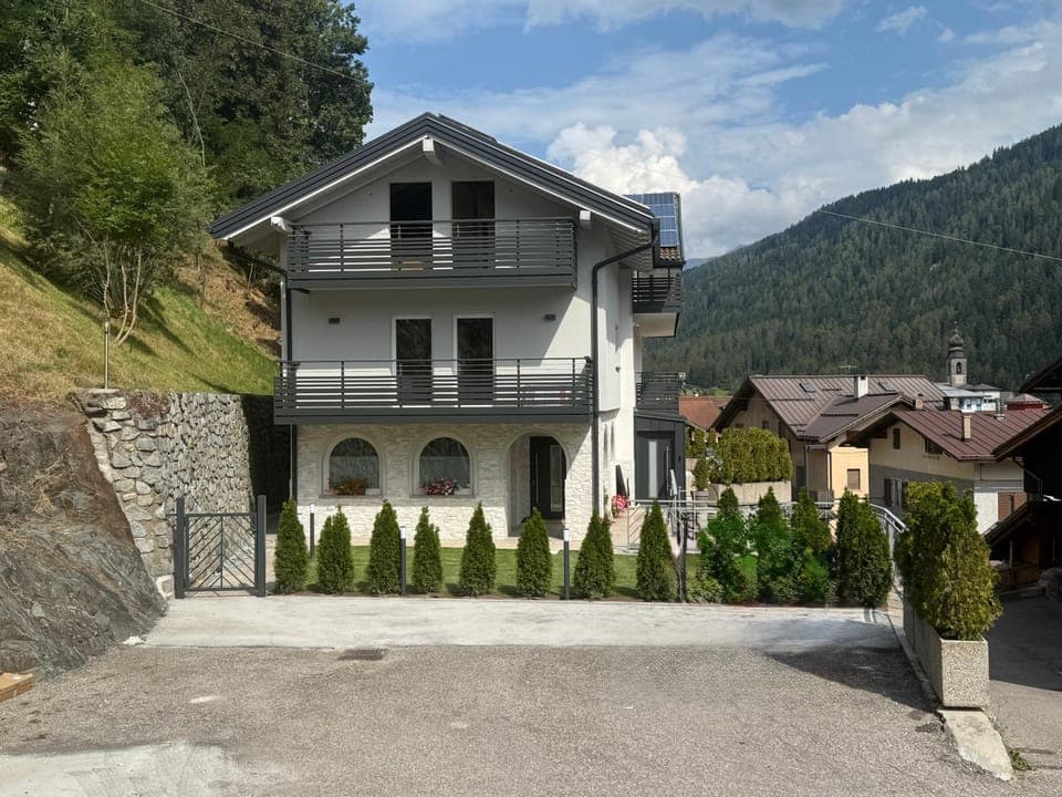 Property building, Day