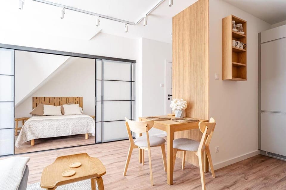 Bed, Living room, Photo of the whole room, Seating area, Dining area, Bedroom, wardrobe