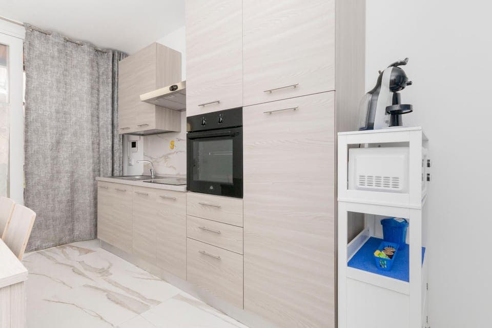 Kitchen or kitchenette