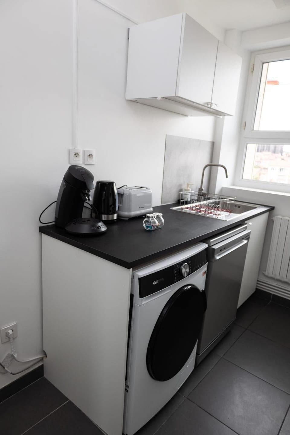 Kitchen or kitchenette, toaster, dryer