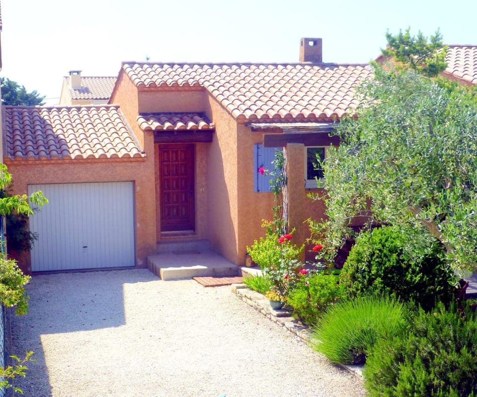 Property building, Facade/entrance, Garden view