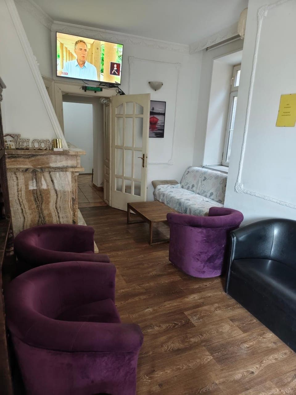 Communal lounge/ TV room