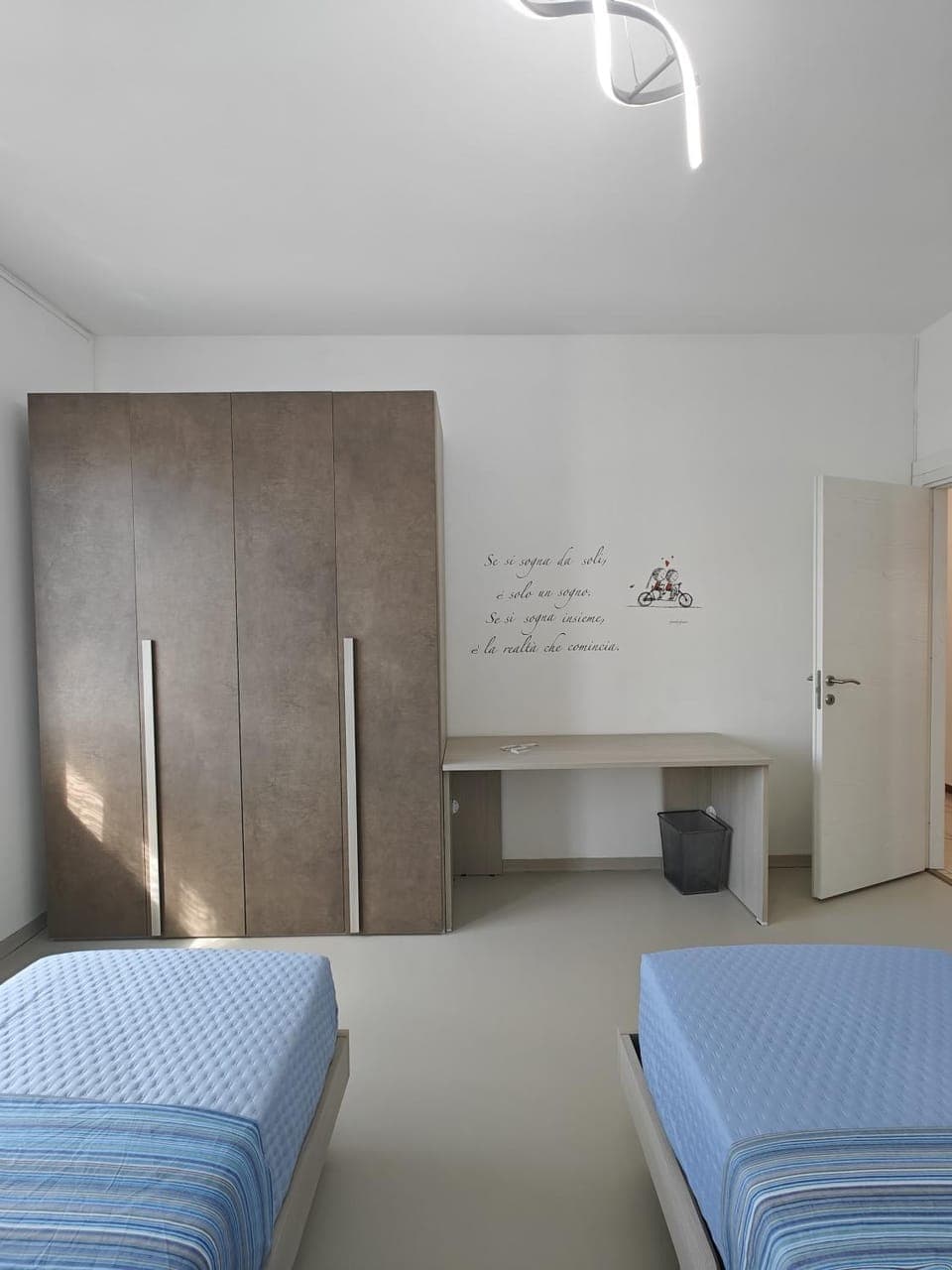 Photo of the whole room