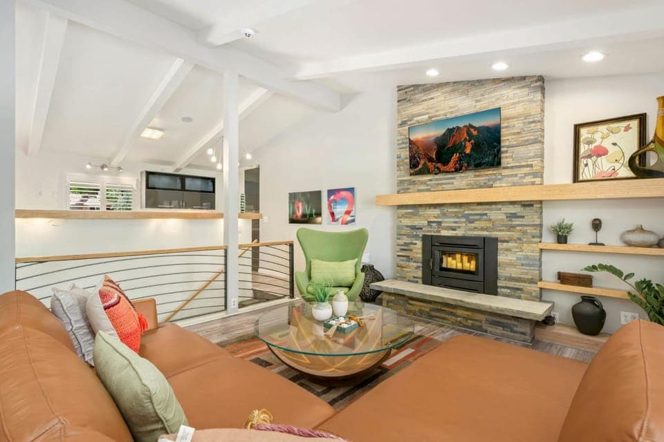 The Foundry Escape - Hot Tub, Bikes & Game Room House in Loveland