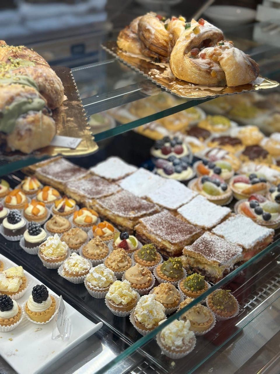 Food and drinks, Food, Breakfast, Continental breakfast