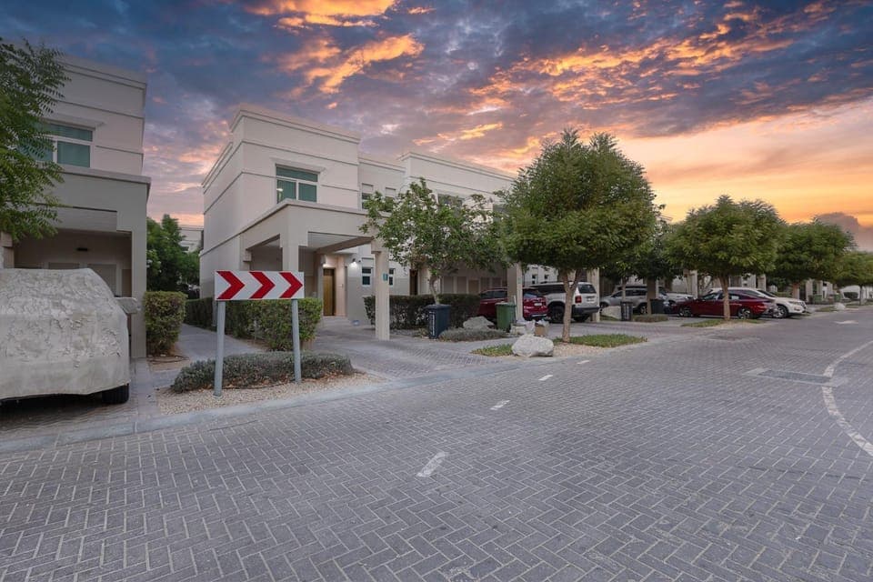 Property building, Street view