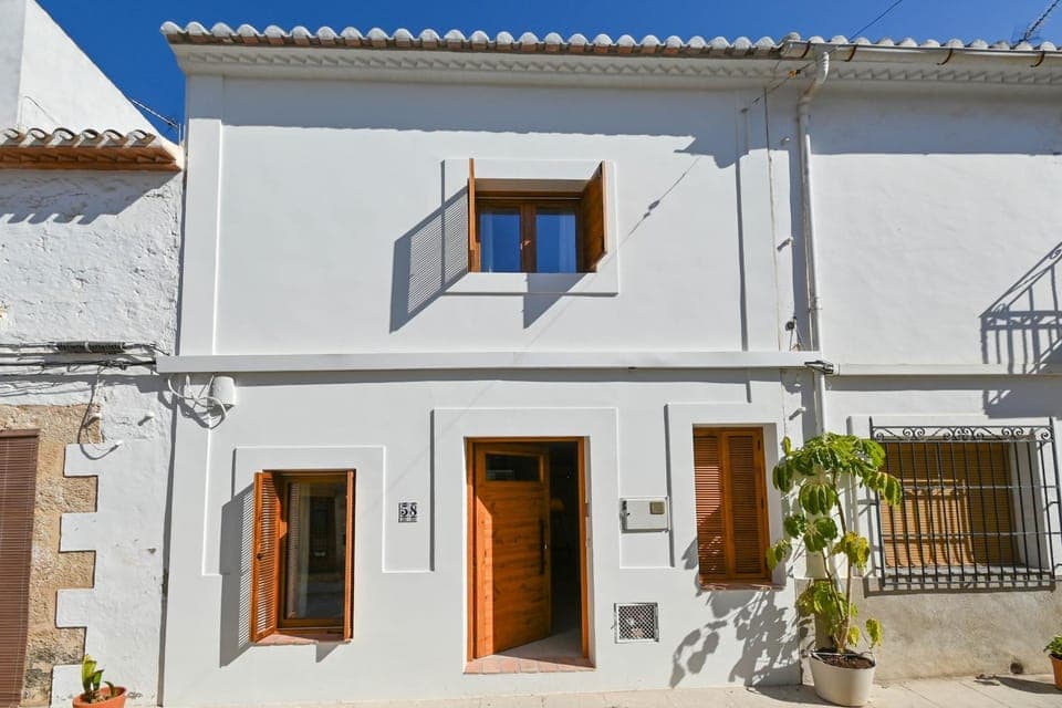 Property building, Facade/entrance, Off site