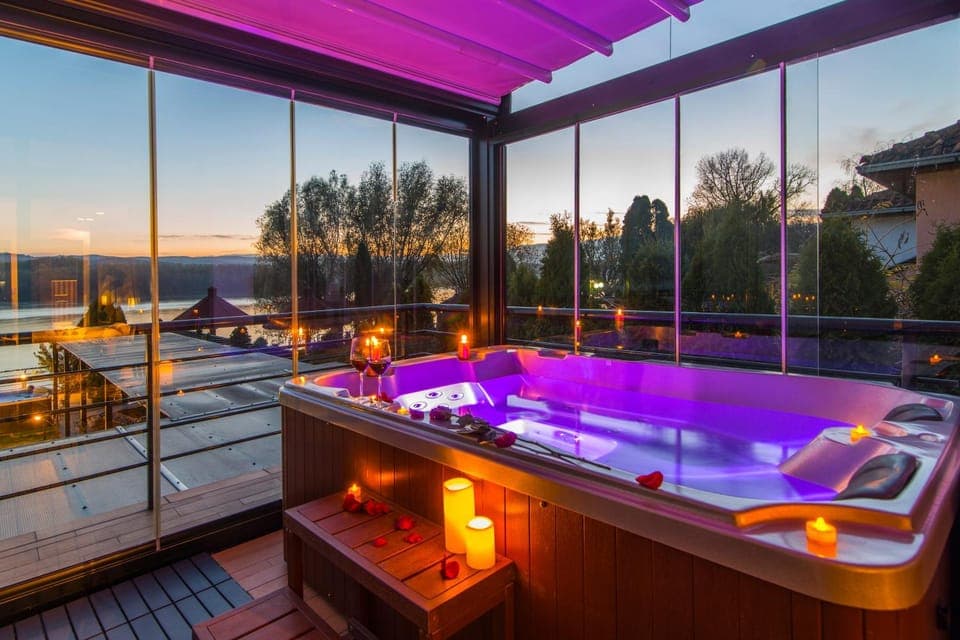 Hot Tub, Mountain view, Pool view, River view, Sunset