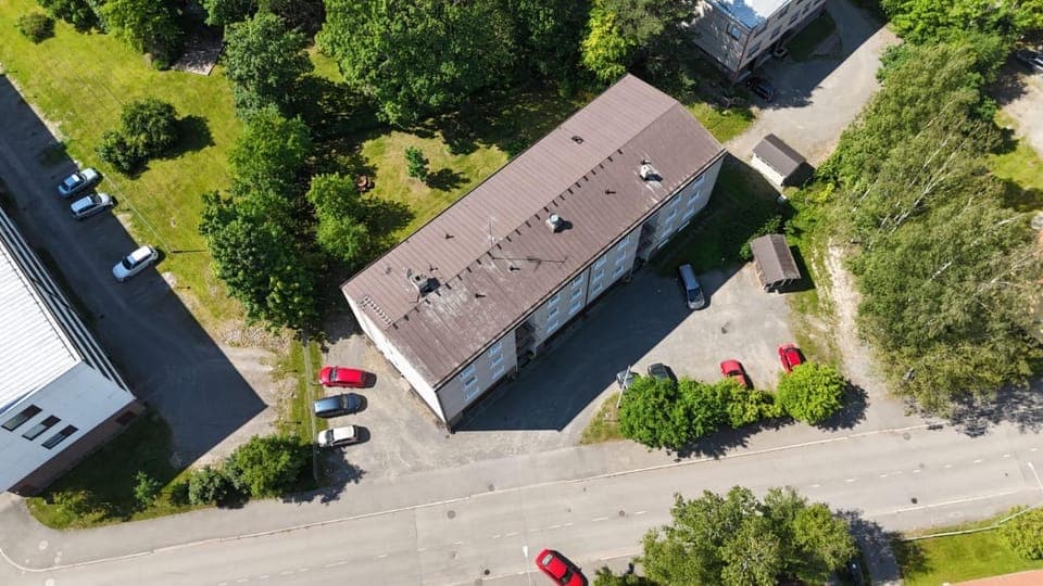 Property building, Facade/entrance, Bird's eye view, Location