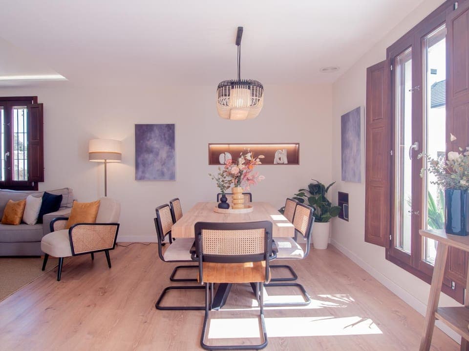 Living room, Seating area, Dining area