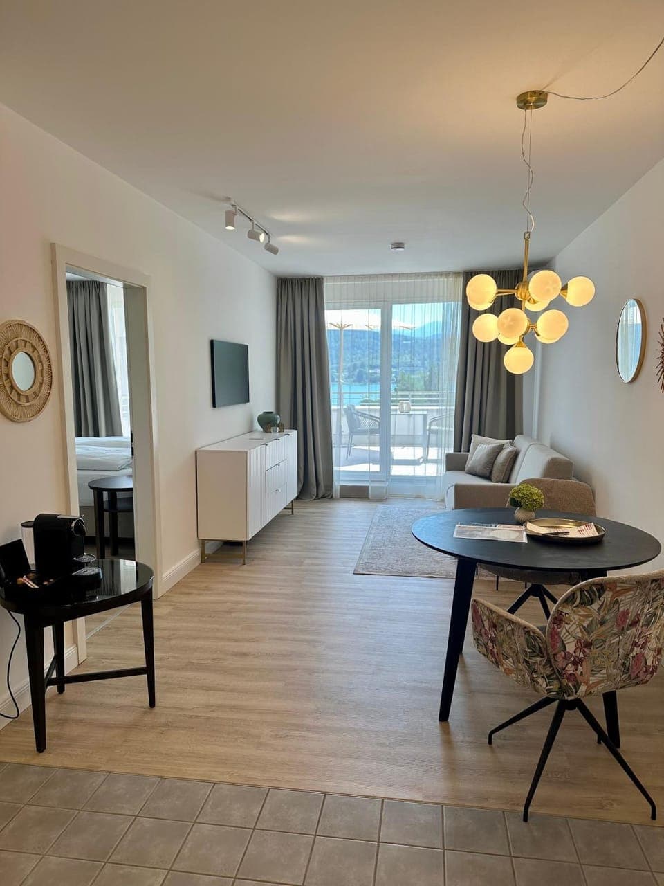 Living room, Photo of the whole room, Bedroom