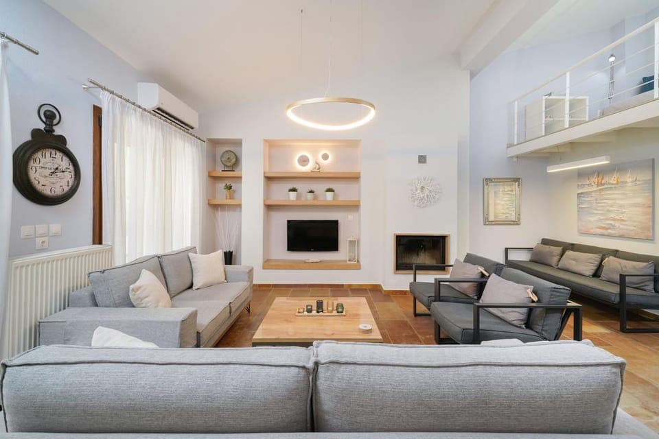 TV and multimedia, Living room, Seating area