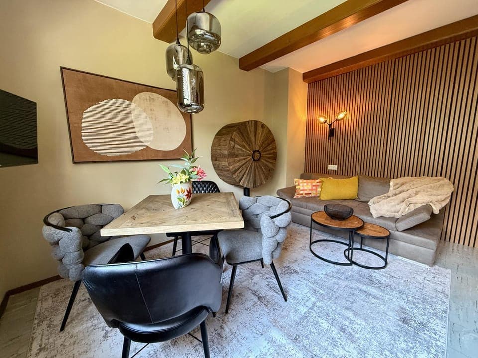 Living room, Seating area, Dining area