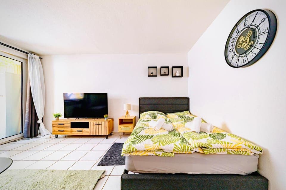 Living room, Bedroom