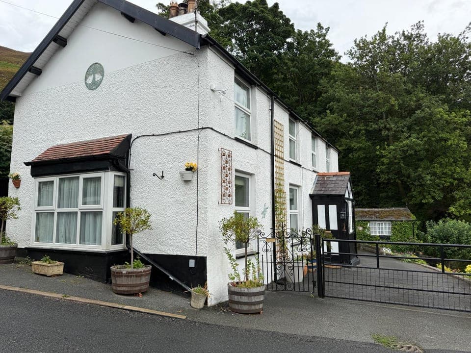 Property building, Street view