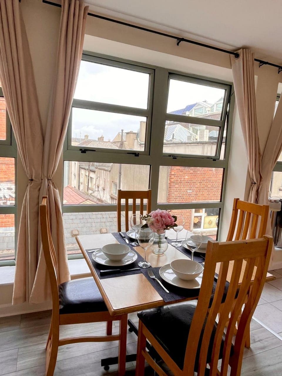 View (from property/room), Living room, Seating area, Dining area