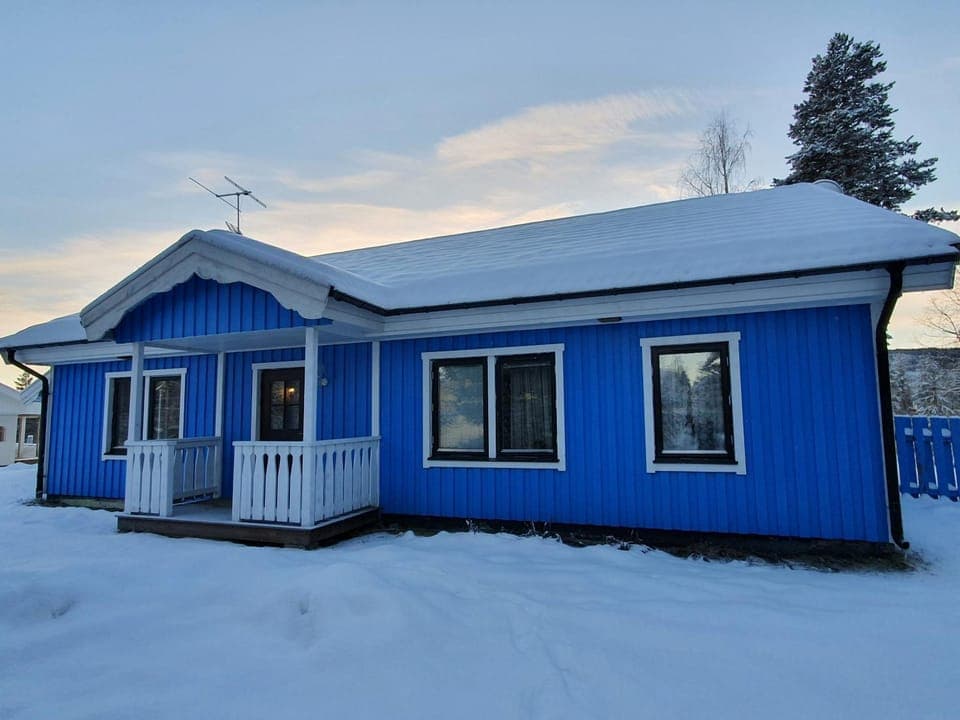 Property building, Day, Winter