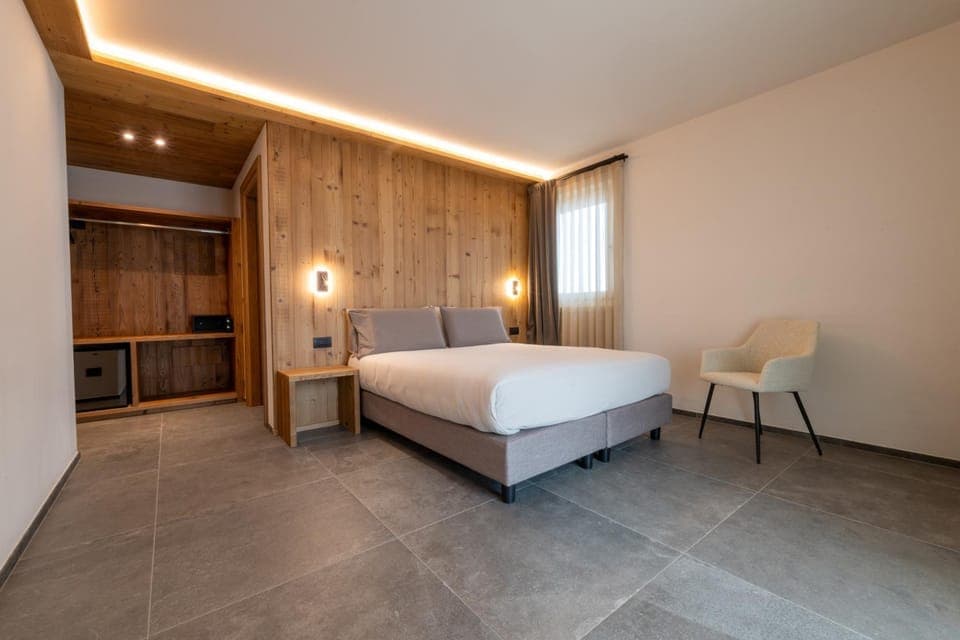 Bed, Photo of the whole room, Bedroom, wardrobe