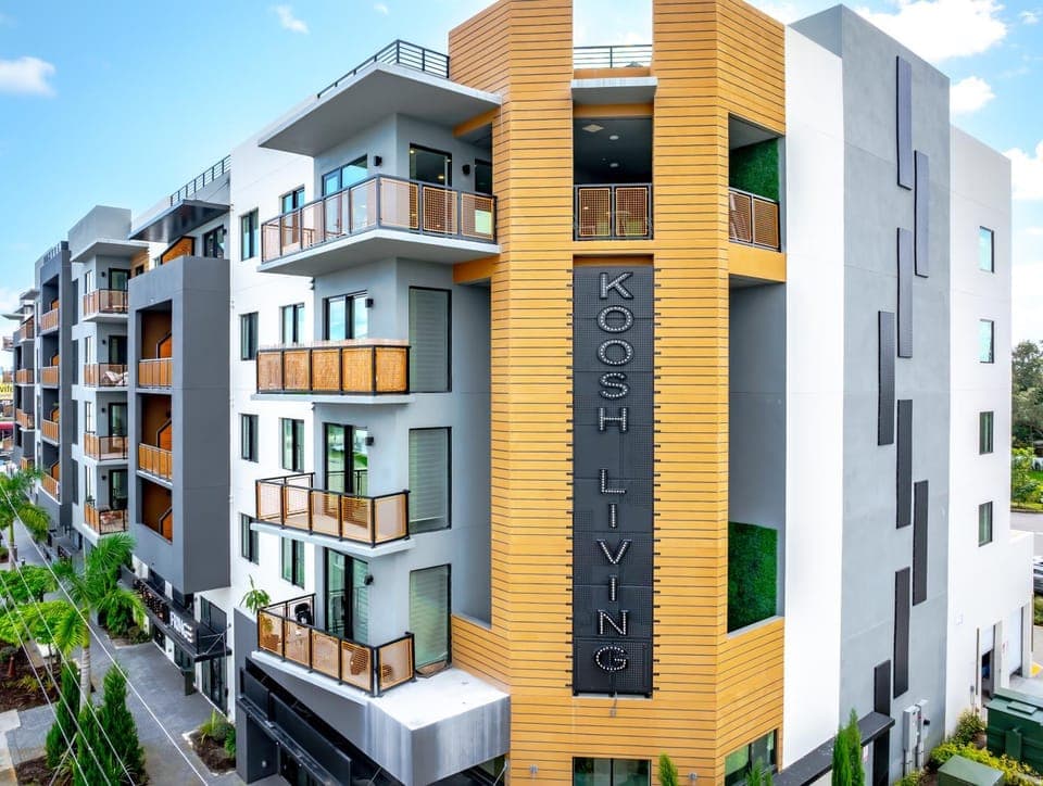 Property building, Day, View (from property/room), Balcony/Terrace