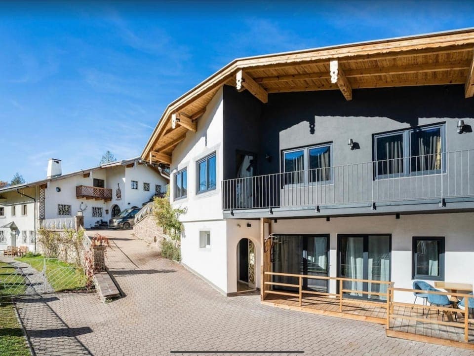 Property building, Day, Street view