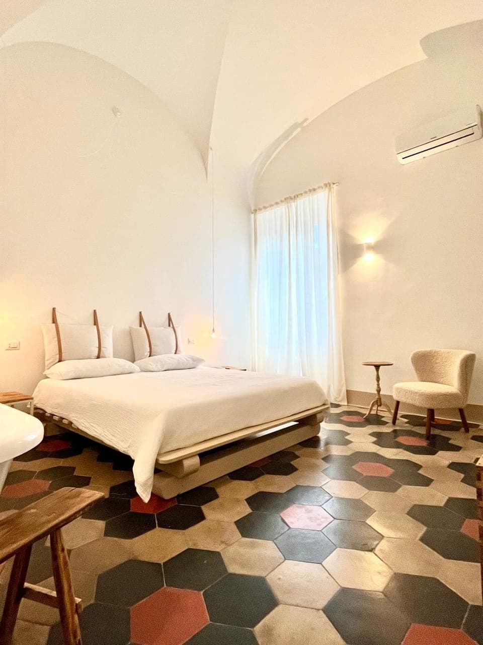 Bed, Bedroom, air conditioner