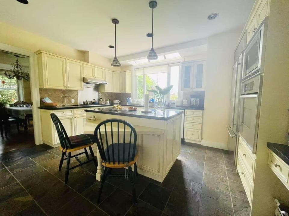 Kitchen or kitchenette, kitchen