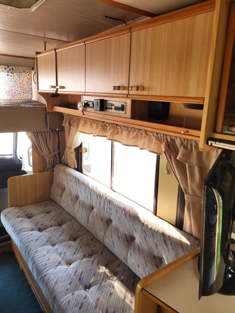 Nostalginen asuntoauto majoitus Campground/ 
RV Resort in Uusimaa