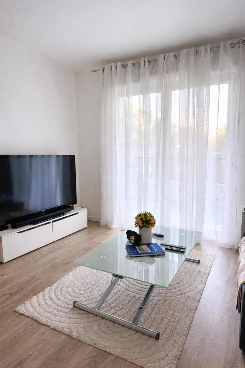 Communal lounge/ TV room, TV and multimedia, Living room, Seating area