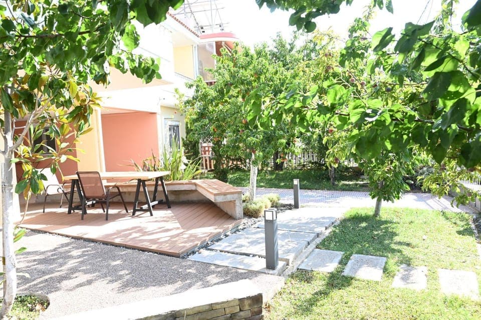 Property building, Patio, Garden