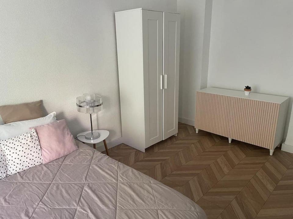 Bedroom, wardrobe