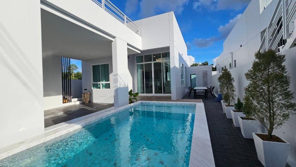 Balcony/Terrace, Swimming pool
