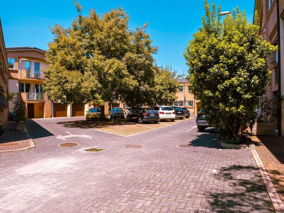 Neighbourhood, Street view, Parking