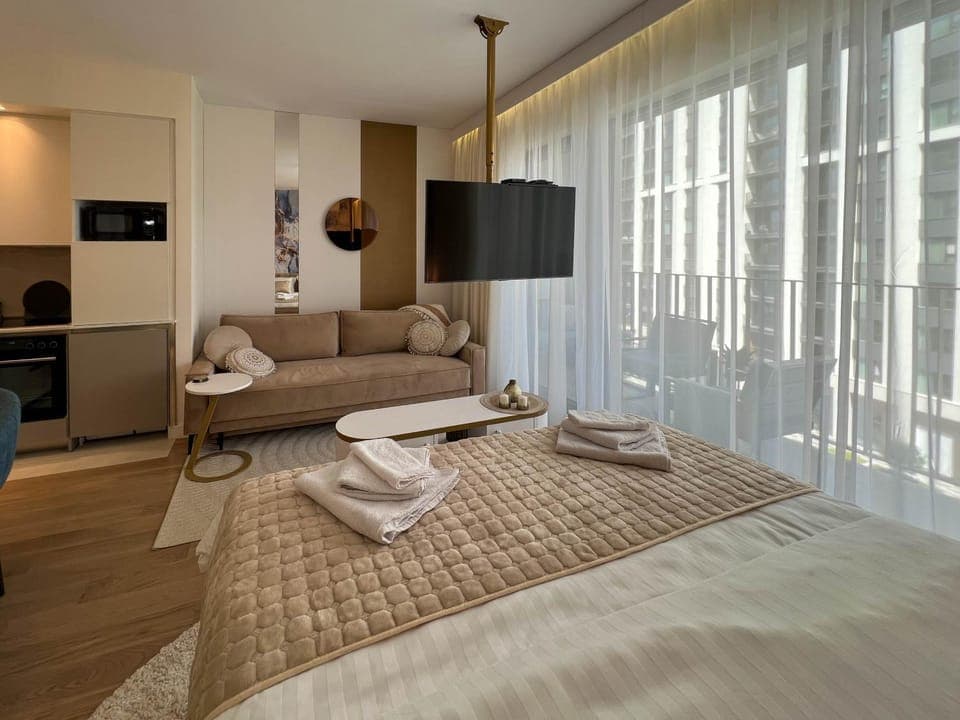 Photo of the whole room, Seating area