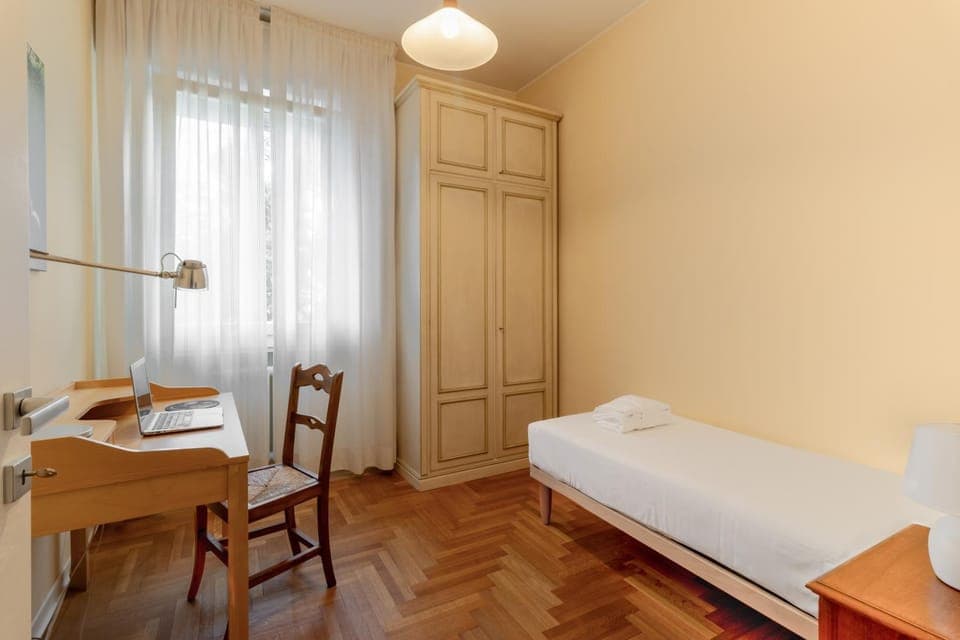 Bed, Photo of the whole room, Bedroom, wardrobe