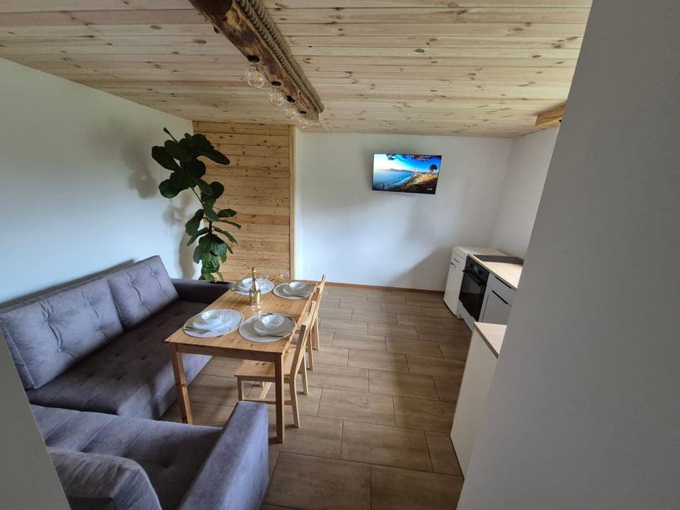 Communal lounge/ TV room, TV and multimedia, Living room