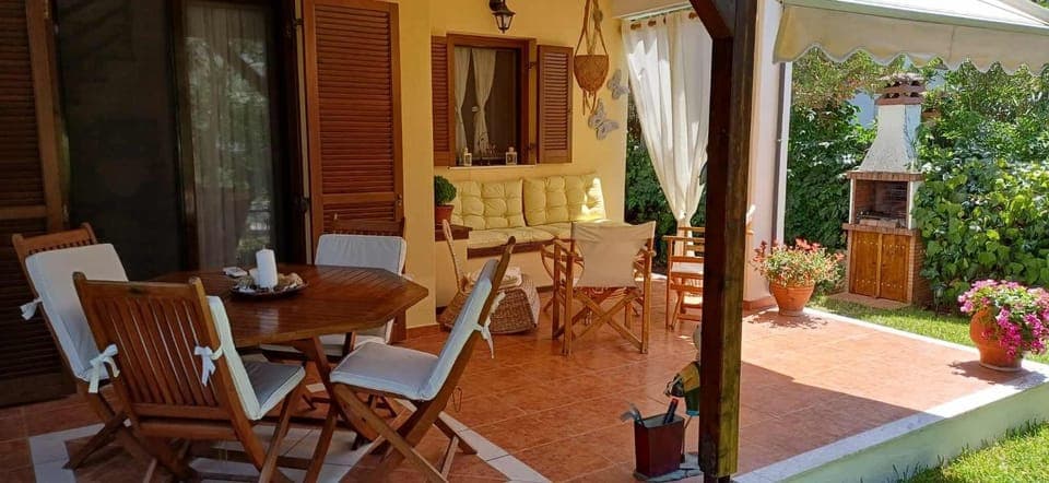 Patio, Garden, Seating area