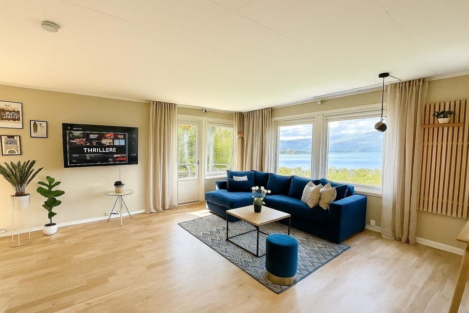 TV and multimedia, View (from property/room), Living room, Seating area